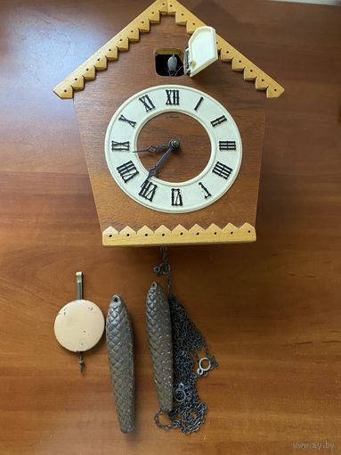 Часы Настенные Кукушка ( Лот с рубля )