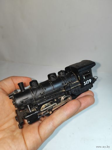 Паровоз без тендера. 1:87. Сделано в Макао. В ремонт.