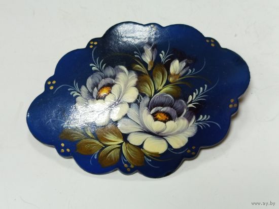 Брошь,дерево