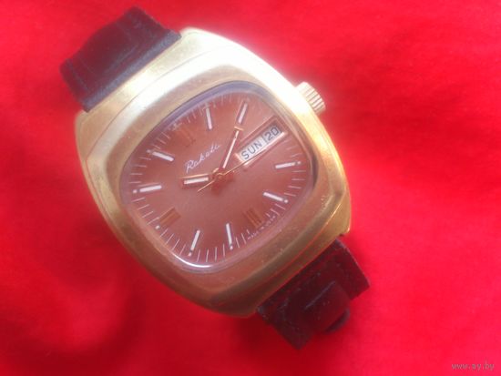 Часы РАКЕТА 2628 БОЛЬШОЙ ТЕЛЕВИЗОР , ПОЗОЛОТА из СССР 1970-х