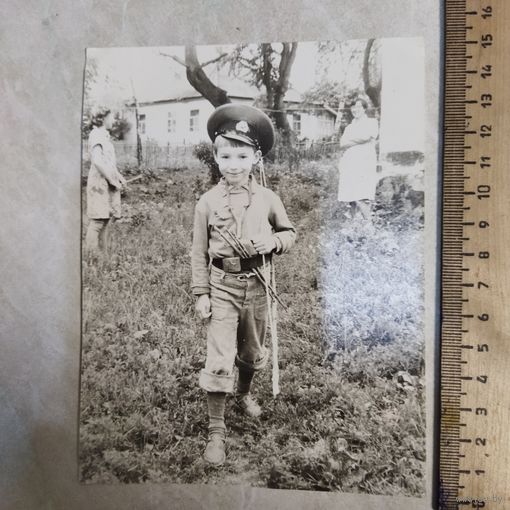 Фотография. Мальчиш-Кибальчиш. Сын Чингачгука. Счастливое детство. Ретро СССР.