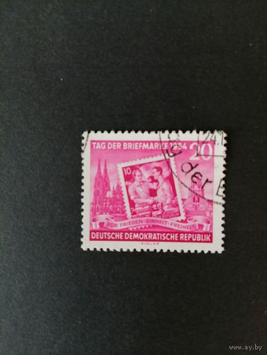 ГДР 1954 Марка "День почтовой марки" (гашение без клея, след от наклейки) Mi.445а (х) каталог 1.00 евро