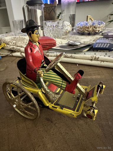 Старая механическая машинка на заводится ключом много Лотов с рубля