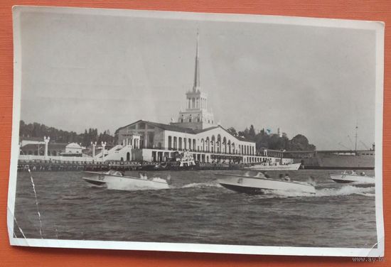 Сочи. Морской вокзал. 1965 г. Подписана