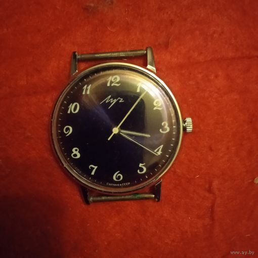 Часы Луч тонкие