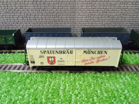 Вагон - изотерма "SPATENBRAU" 2-х осный (бел) "LIMA"б/у 1/87 HO