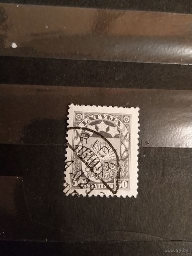 1923 Латвия Мих 97 зуб 10 3/4 герб (3-3)