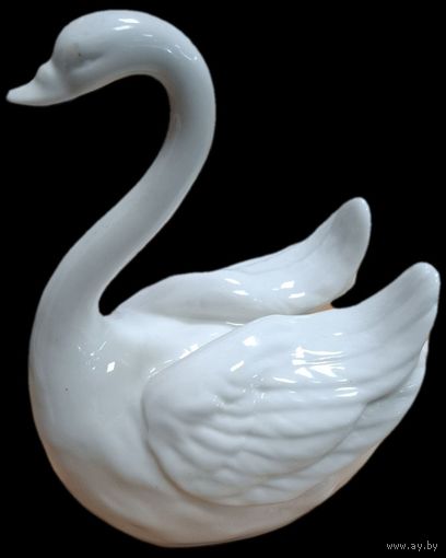 Фигурка фарфоровая - Лебедь 13 см