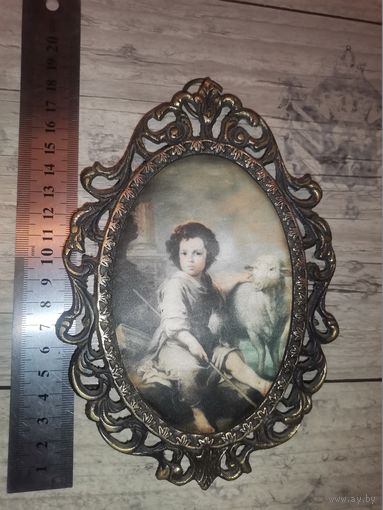 Шелкография "Мальчик с ягнёнком", времён СССР, в латунной рамке, размер 19*14 см.