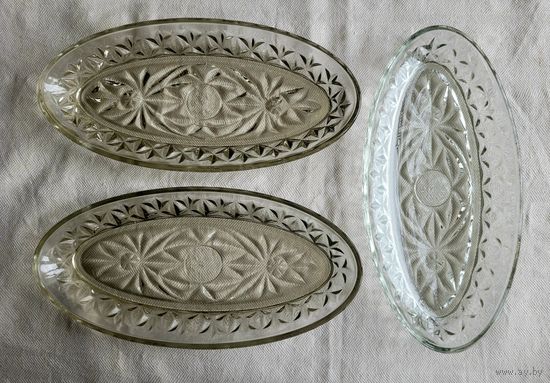 Селёдочница/блюдо для сервировки, стекольный завод "Октябрь".