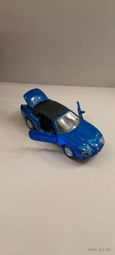 Машинка (модель) Welly Jaguar XK8 примерно 1:43