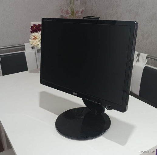 Монитор LG Flatron L197 WH (старт с 30 рублей без минималки)