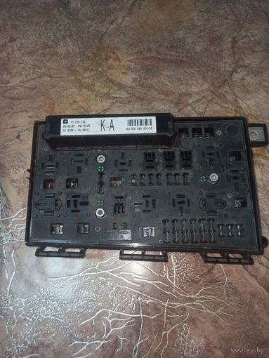 БЛОК РЕЛЕ OPEL ASTRA H 2004-2010 , 13250232