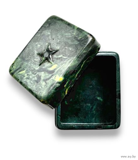 Коробочка для зубного порошка РККА. Прямоугольной формы. Целлулоид.