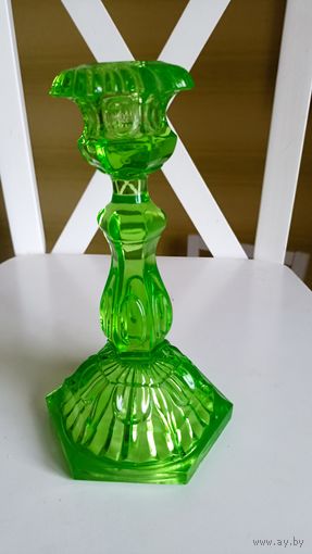 Подсвечник антикварный, урановое стекло