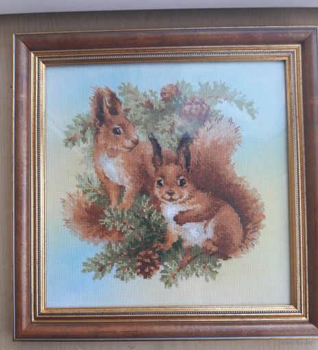 Картина БЕЛОЧКИ (вышивка). 33х33 см.