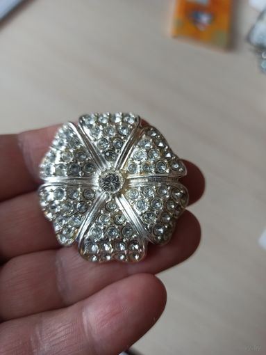 Брошь от AVON