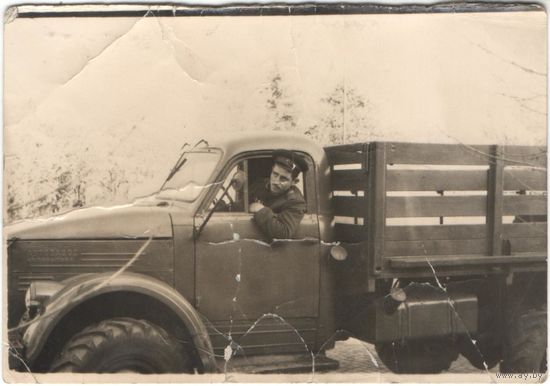 Фотография со службы в ГДР на советском ЗиМ, 1963 год