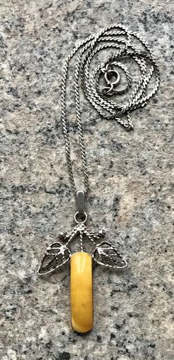 Кулон. Кулон на цепочке