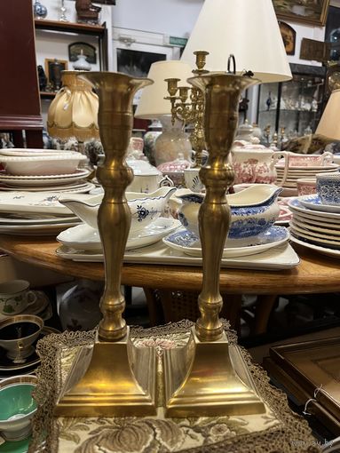 Пара подсвечников