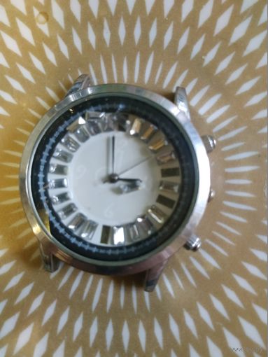 Часы наручные CK тикают. Состояние на скане.