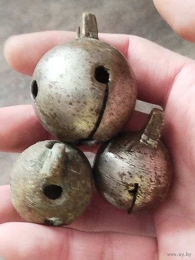 3 бубенца,звенят