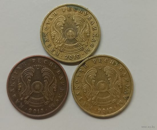 10 тенге 2010 год . 2012 год . 2013 год