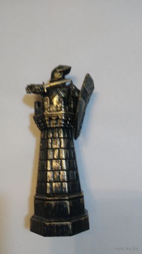 Фигурка шахматная