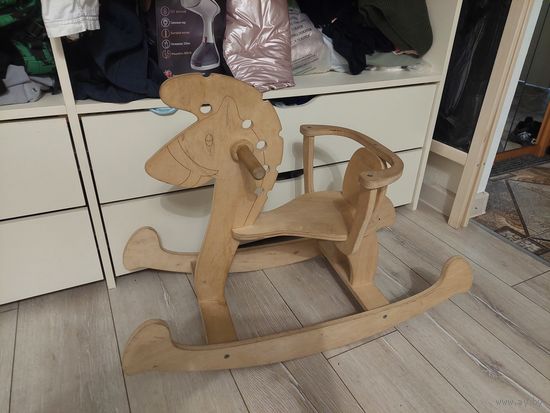 Качалка детская Woody Лошадка, в хорошем состоянии, всё цело, трещин нет.
