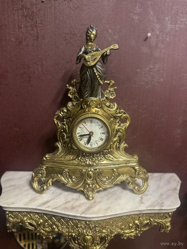 Очень красивые каминные часы,кварц, латунь, очень тяжелые, Португалия, много лотов с рубля