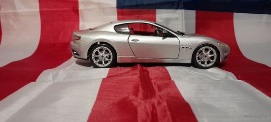 Maserati GranTurismo | Bburago 1:24