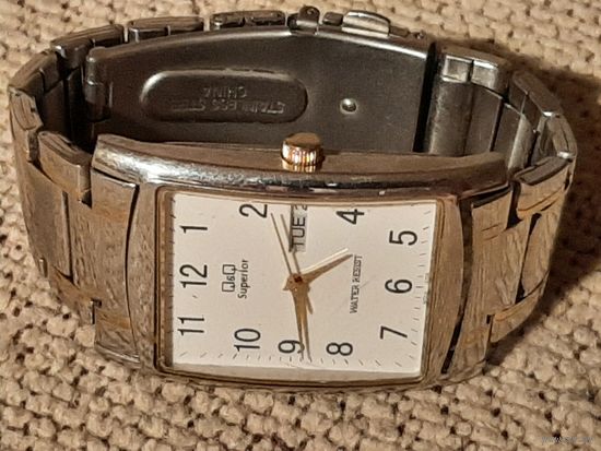 Часы QQ Кварц.