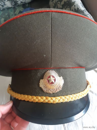 Фуражка военная. 56 размер.