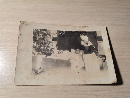 Почтовая карточка, фотография военнослужащих в госпитале в Новогоднее время, до 1917 года.