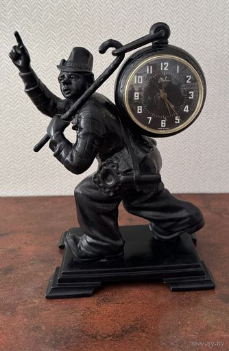 Настольные часы Касли Клоун хранитель времени 1970