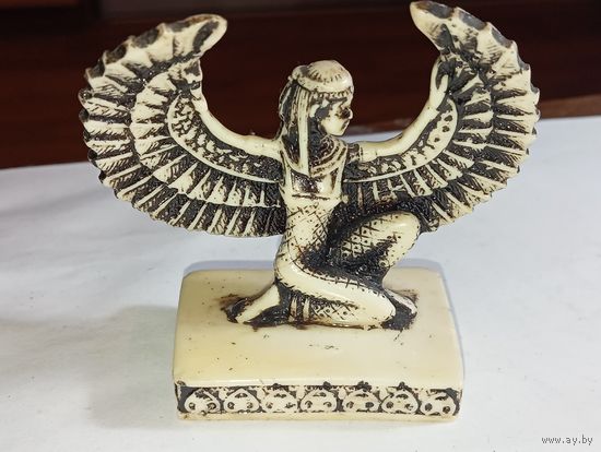 Статуэтка  Богиня Исиду . С рубля !