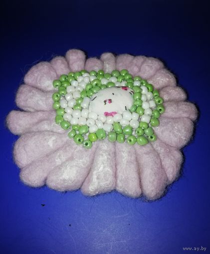 Брошь из валяной шерсти оригинальная, ручная работа.