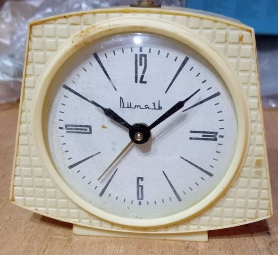 Часы будильник Витязь - с 1 рубля - см описание