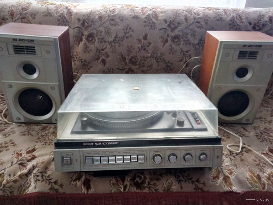 Электрофон ВЕГА - 109 С. Колонки 15 АС 109.