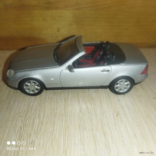 MERCEDES-BENZ SLK 230.Herpa.1/43.
