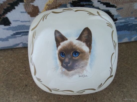 Шкатулка винтажная коллекционная . Кот . Кошка. Металл