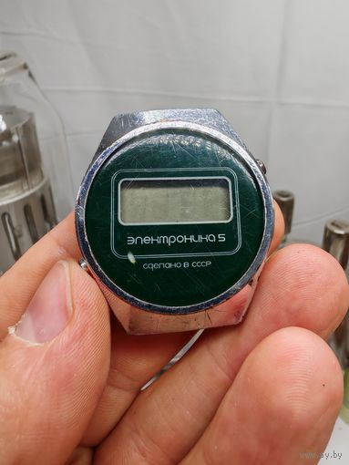 Часы наручные электроника