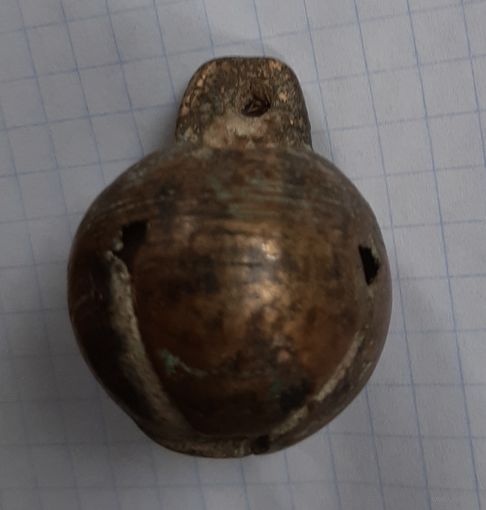 Бубенчик старинный, средний.
