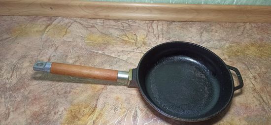 Сковорода Биол чугунная со съемной ручкой 20 см