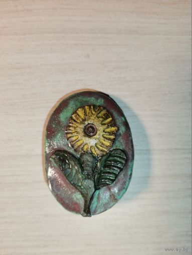 Керамическая брошь "Цветок ", размер 5*3.5 см.