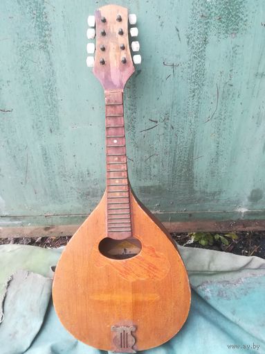 Музыкальный инструмент, мандолина. С рубля.