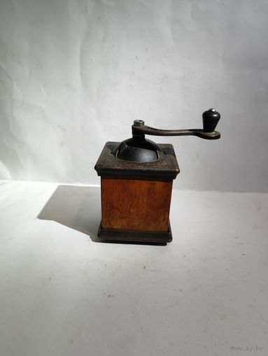 Кофемолка СССР дерево металл.