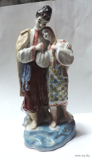 Статуэтка фарфоровая "Майская ночь" 60-е годы СССР. Высота 28 см Целая, без реставрации.