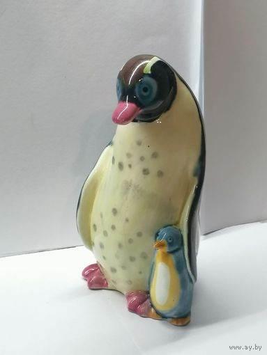 Фаянсовая статуэтка Пингвины