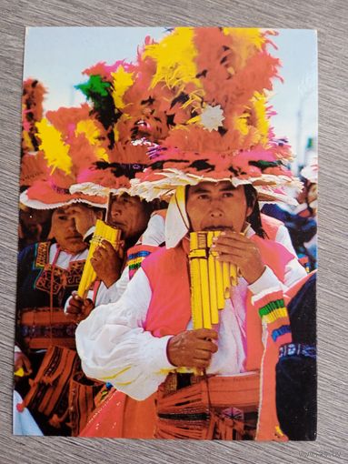 Этнография. Перу, Пан Пуно. Музыканты с местными инструментами